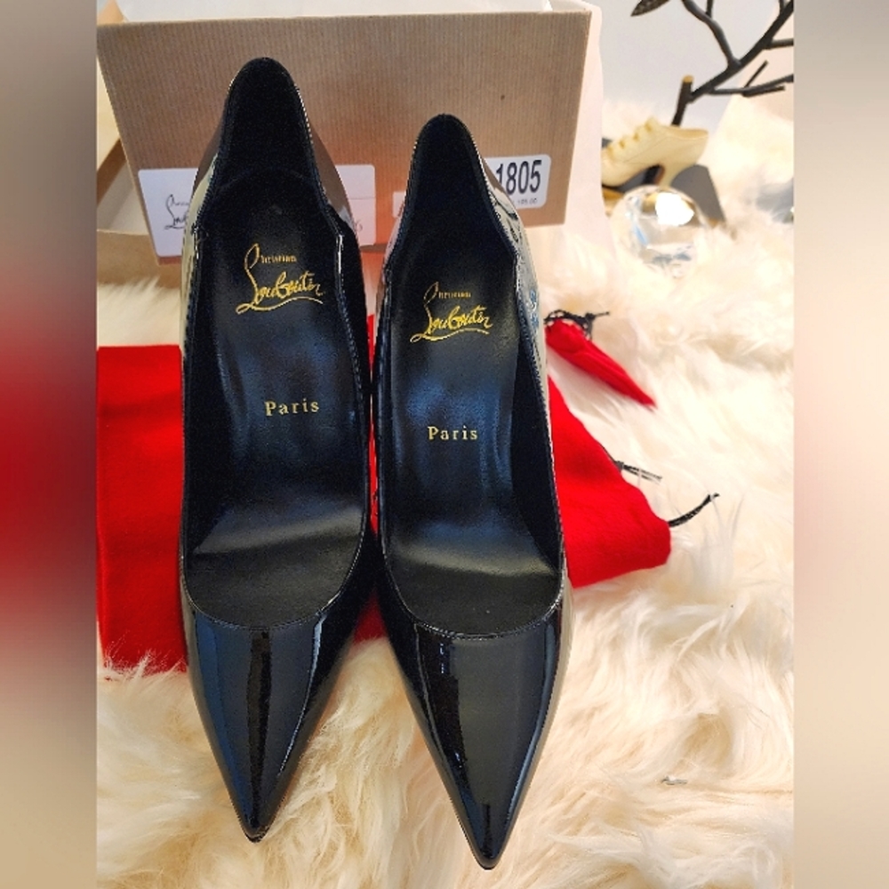 Christian Louboutin Lipstick pump